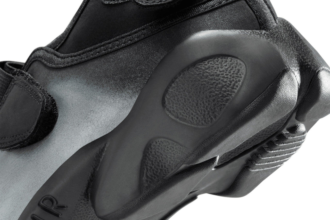 Nike Women Air Rift Leather "Metallic Silver/Black"